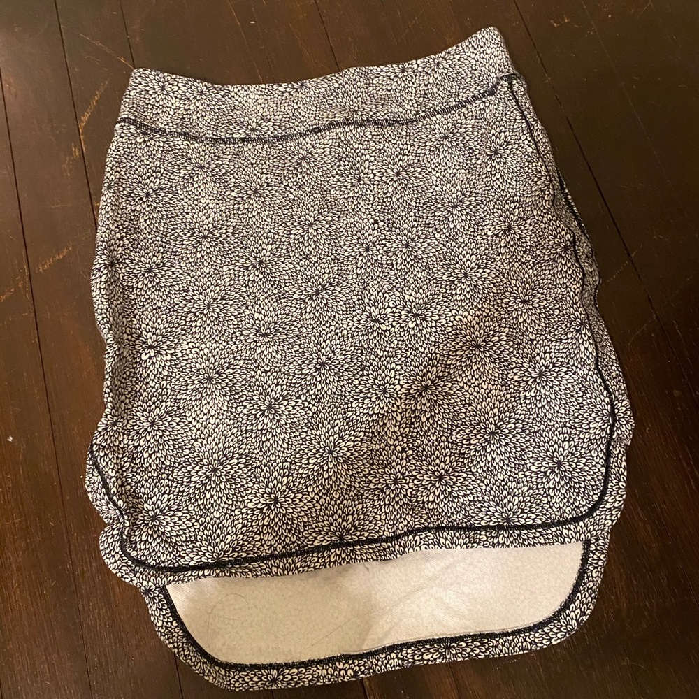 Lululemon skirt - size 4
